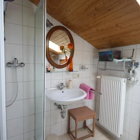 Und Holzapfel Daire *