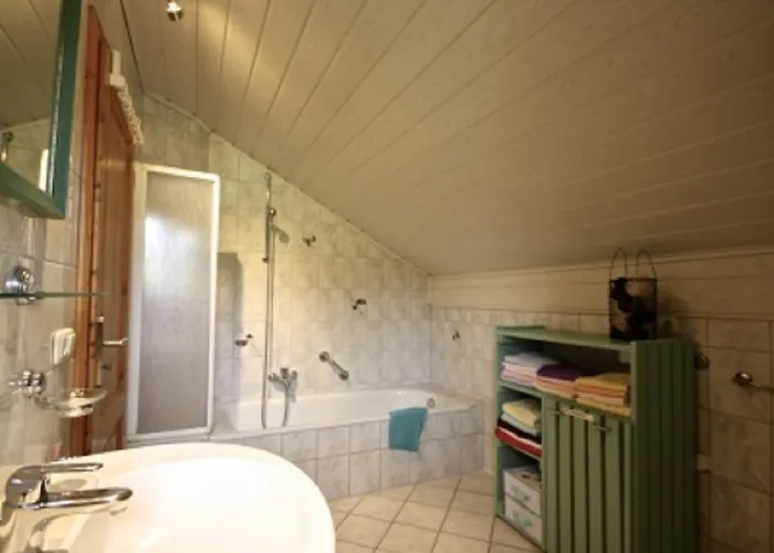 Appartement Und Holzapfel *